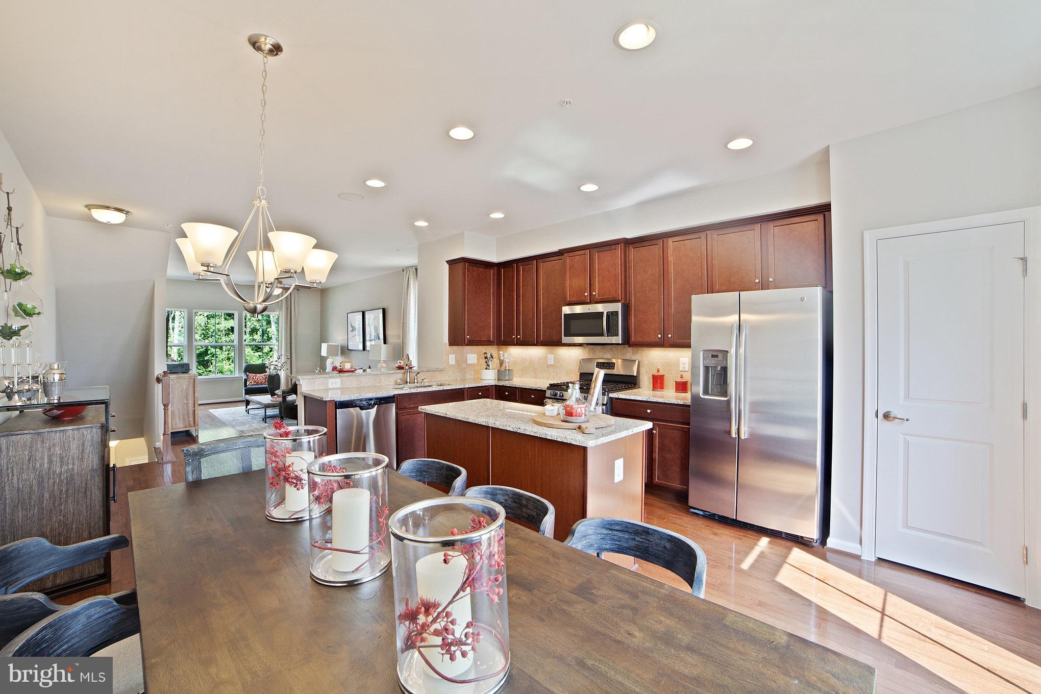 CREEKSIDE VILLAGE - Residential