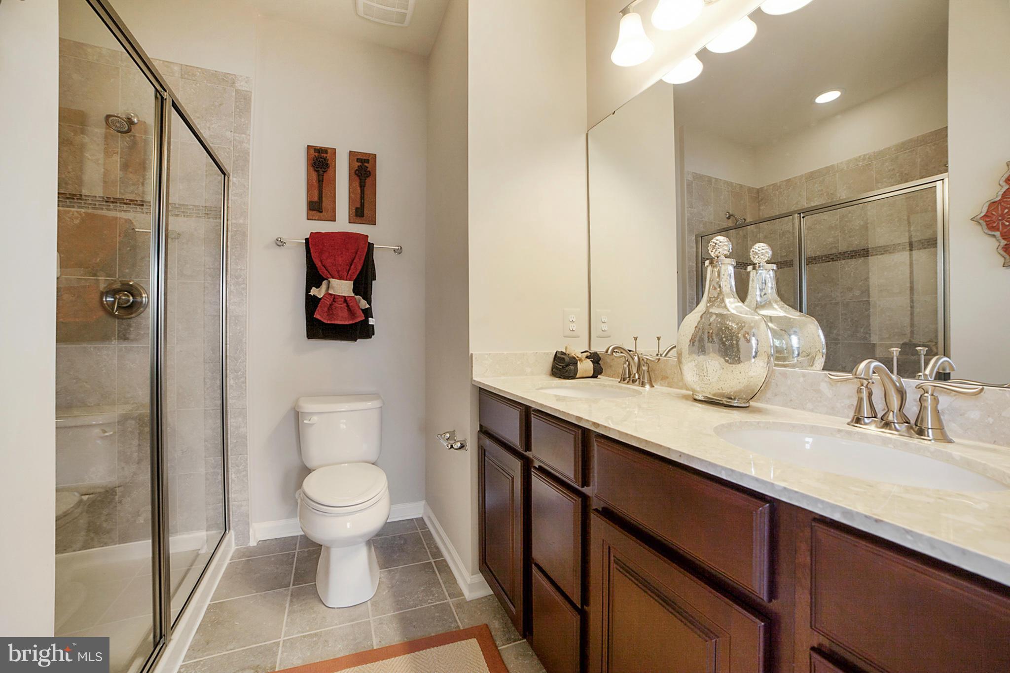 CREEKSIDE VILLAGE - Residential