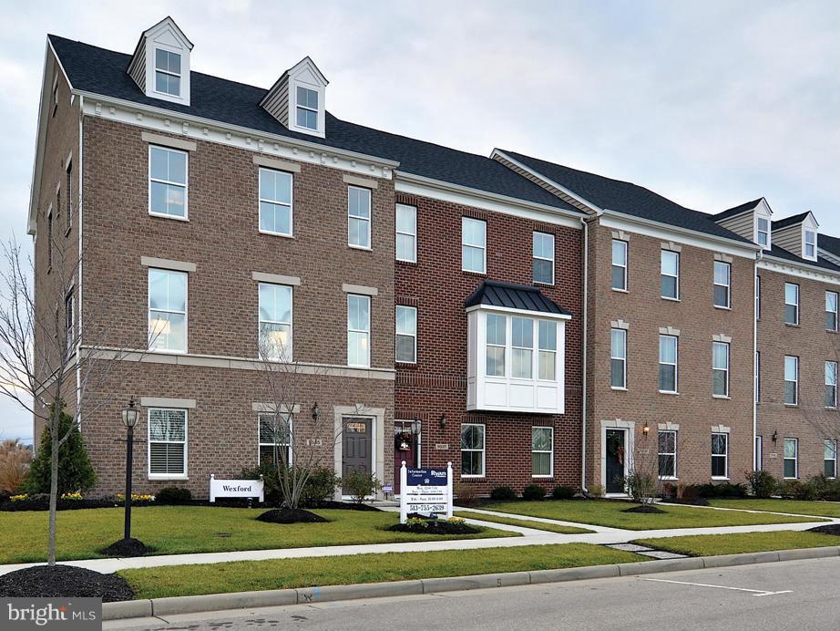 WESTCHESTER SQUARE - Residential