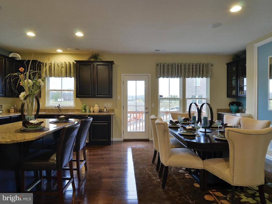 WESTCHESTER SQUARE - Residential