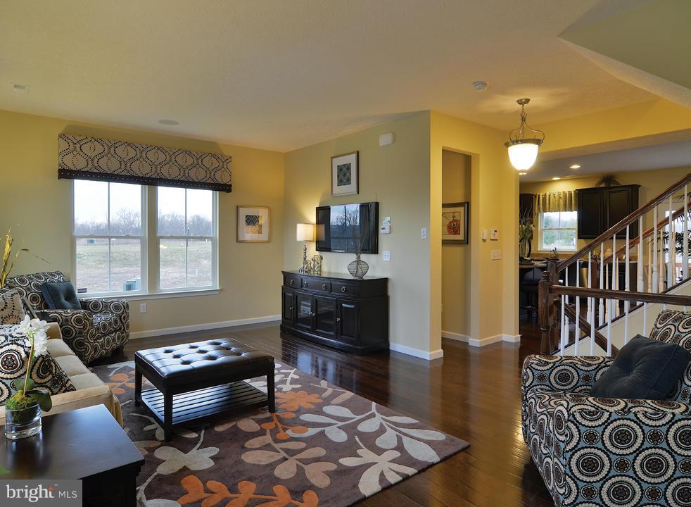 WESTCHESTER SQUARE - Residential