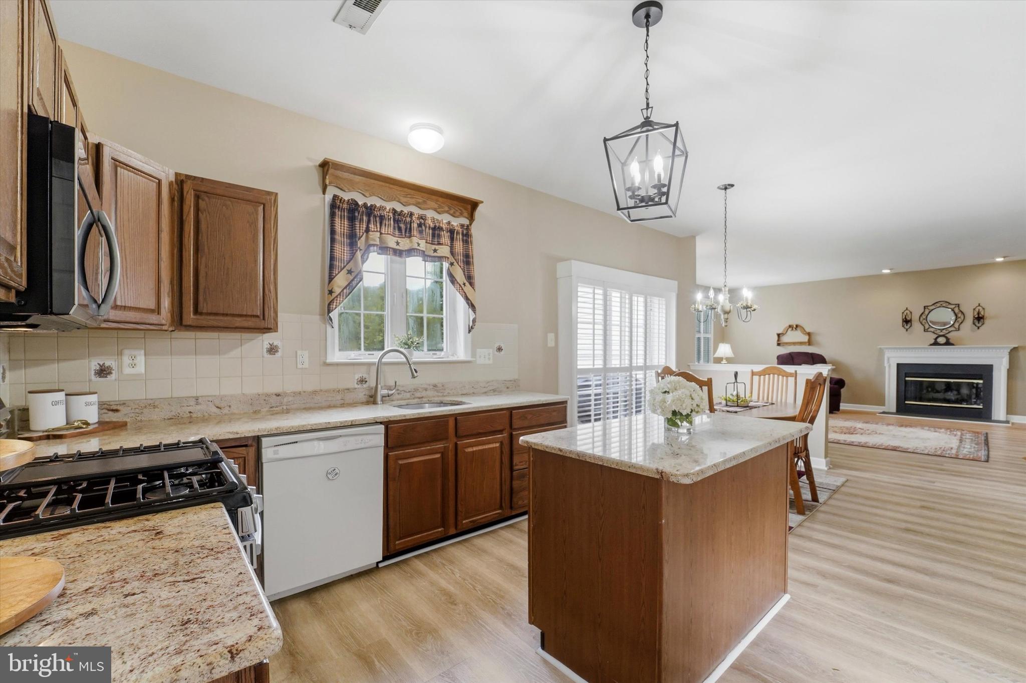 OLD MILL POINTE - Residential