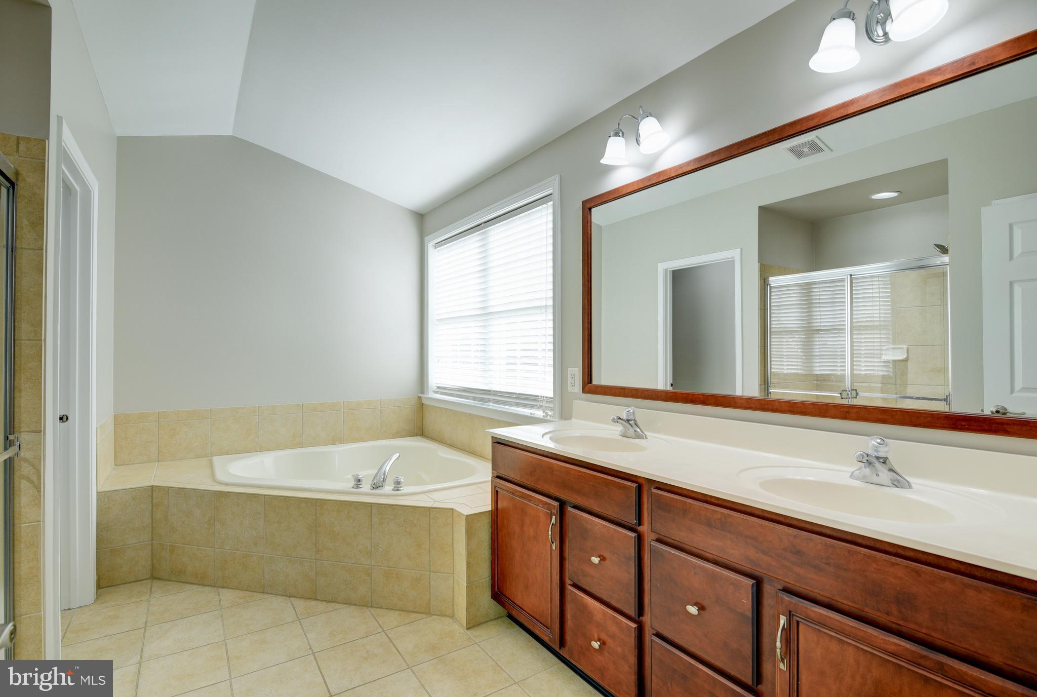 DOMINION VALLEY COUNTRY CLUB - Residential