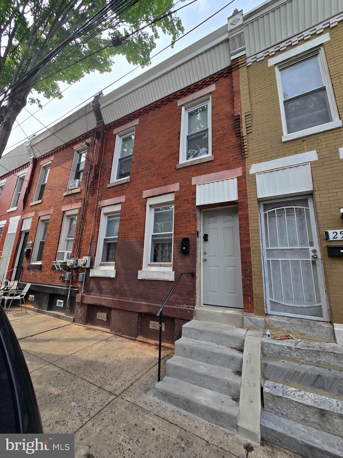 STRAWBERRY MANSION - Residential