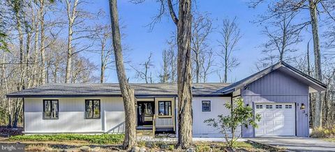 1135 SEVEN NATIONS DRIVE TOBYHANNA PA 18466