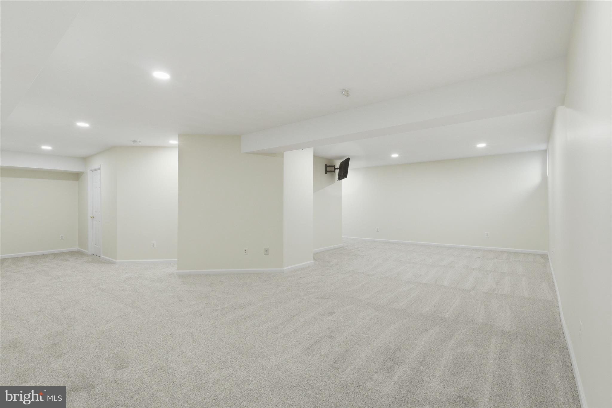 SOUTH RIDING - Residential Lease