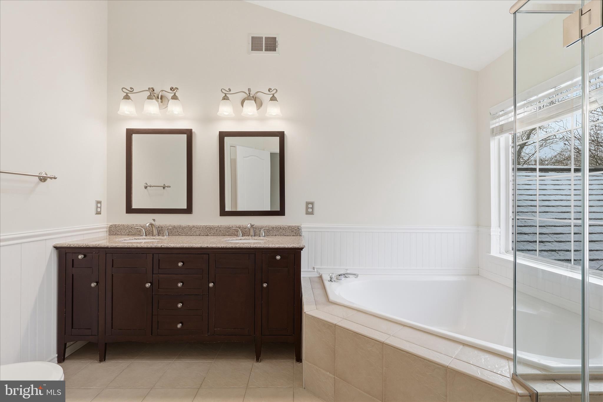 SOUTH RIDING - Residential Lease