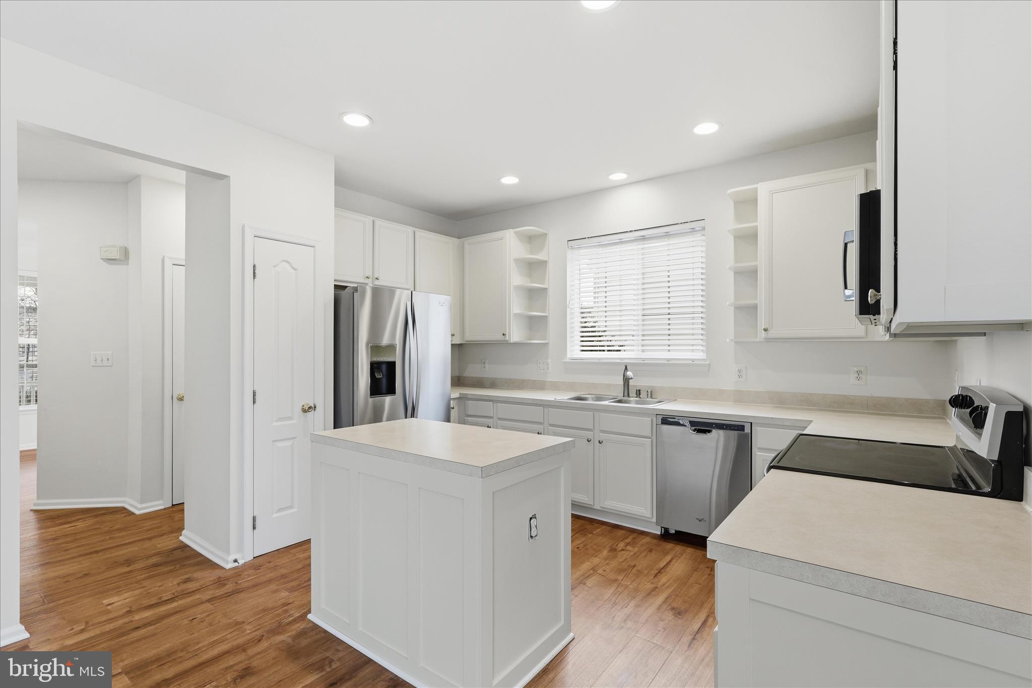 SOUTH RIDING - Residential Lease