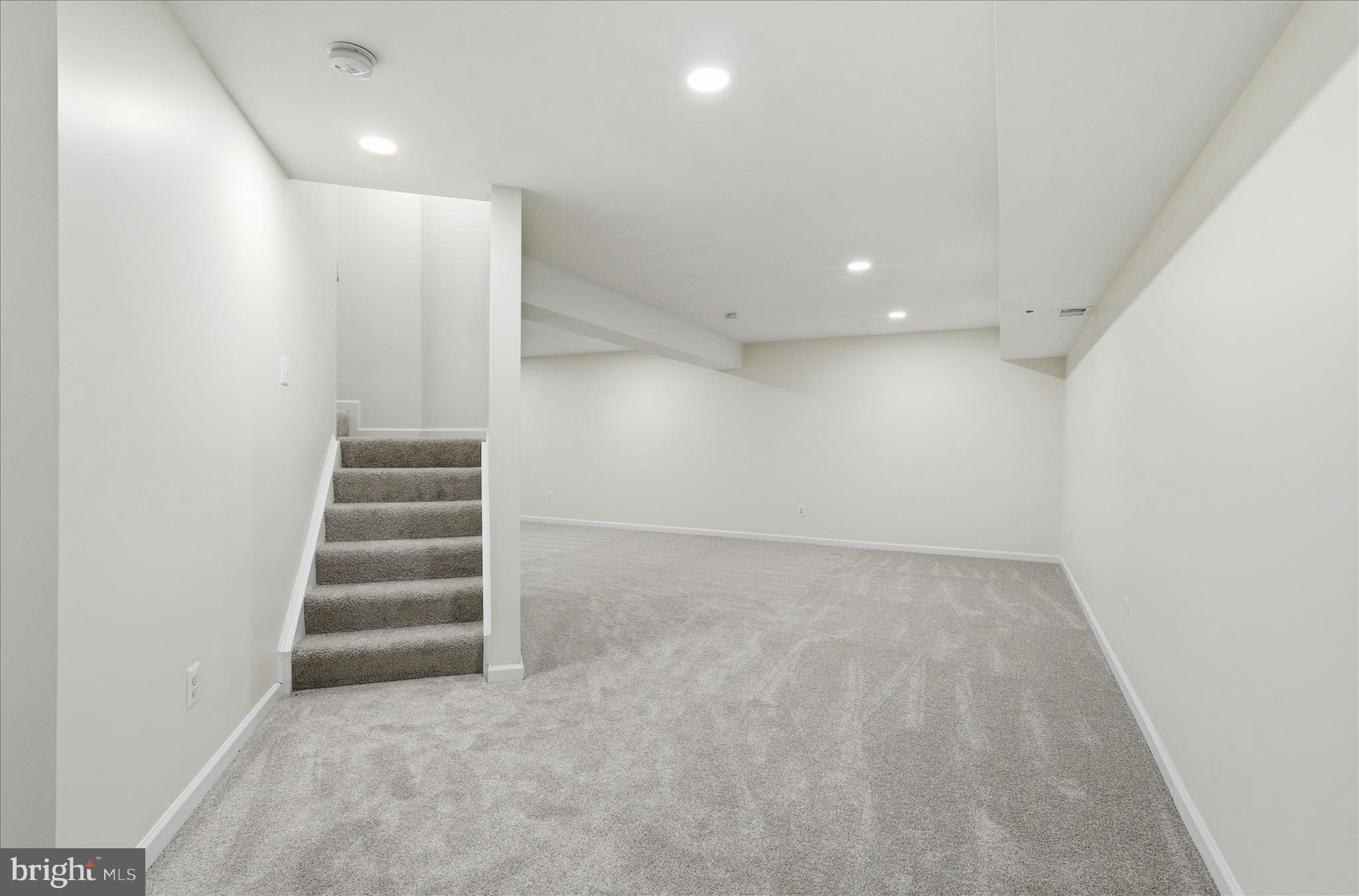 SOUTH RIDING - Residential Lease