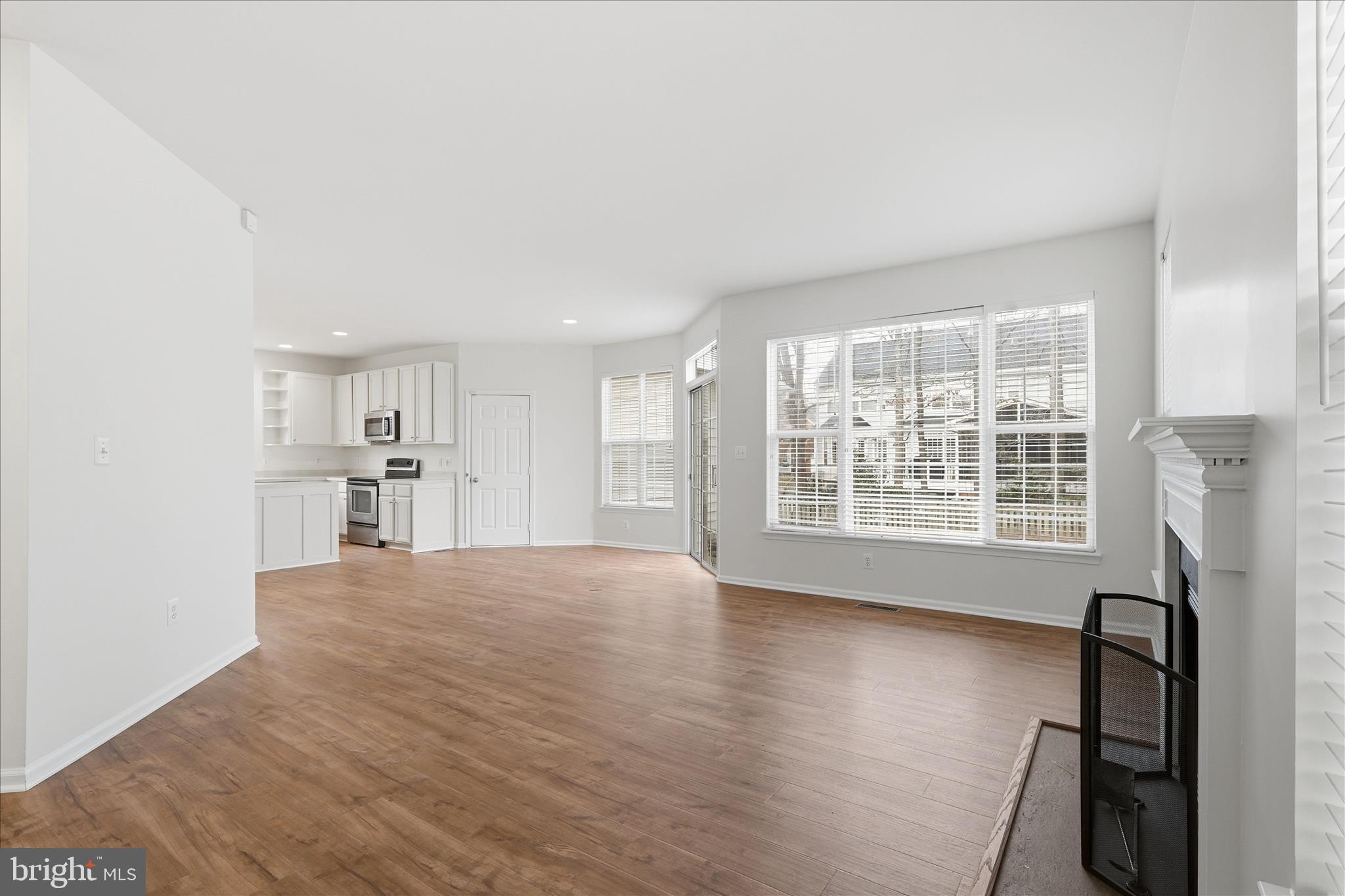 SOUTH RIDING - Residential Lease