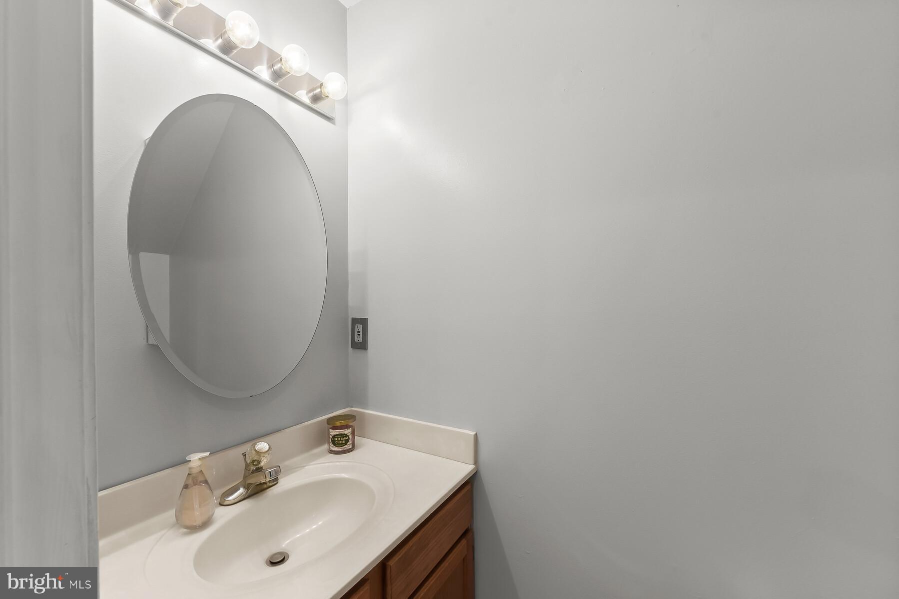 CEDAR GROVE AT CROFTON - Residential