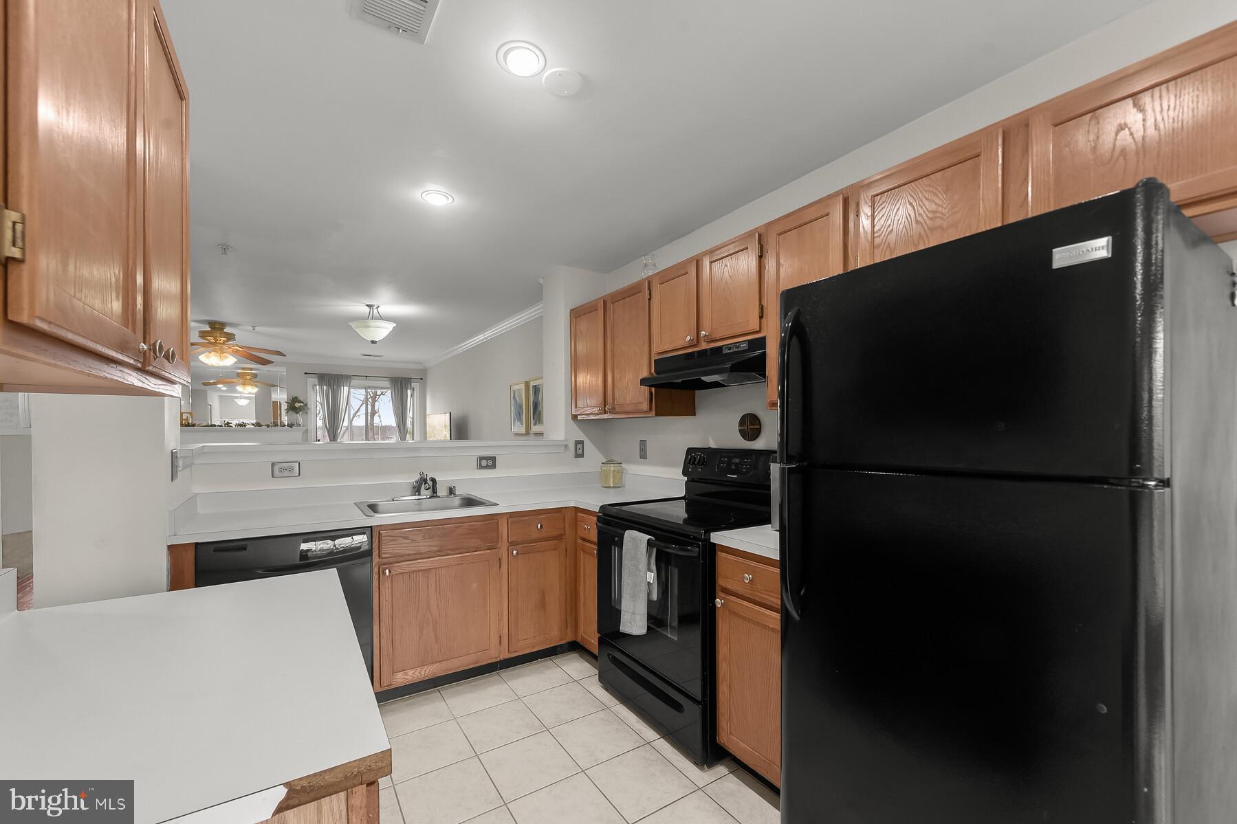 CEDAR GROVE AT CROFTON - Residential