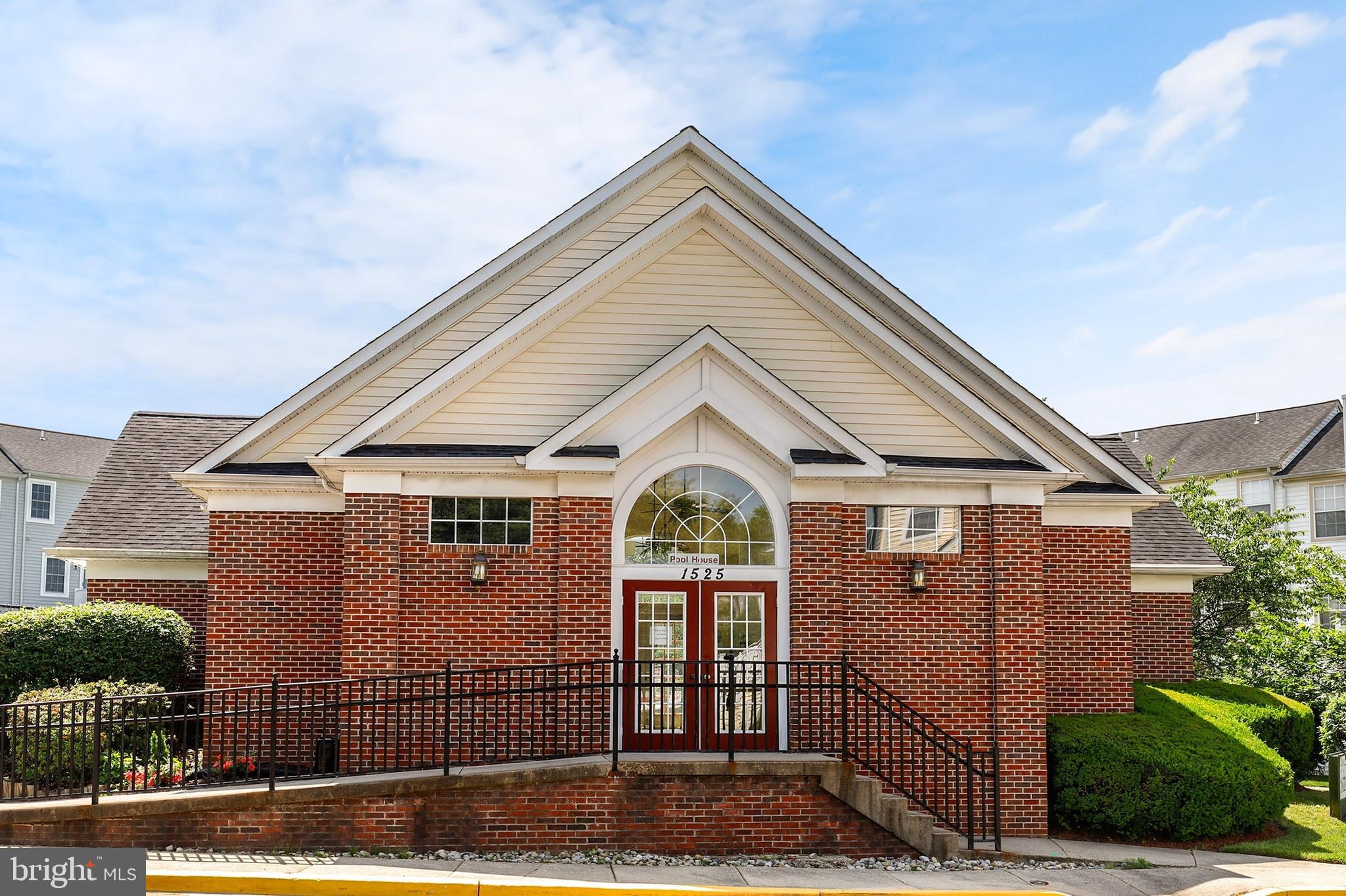 CEDAR GROVE AT CROFTON - Residential