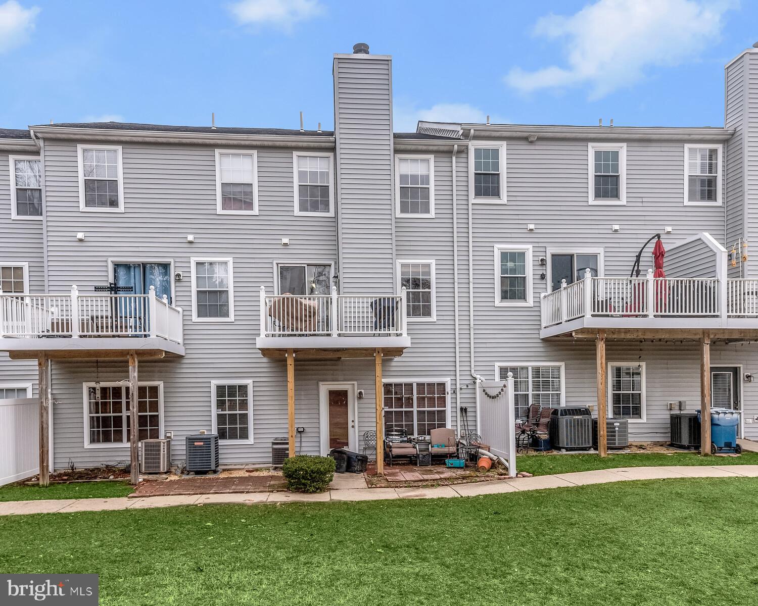 CEDAR GROVE AT CROFTON - Residential