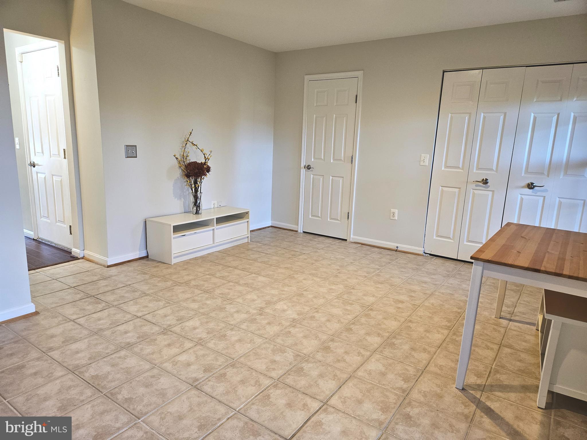 WINDGATE CONDO - Residential