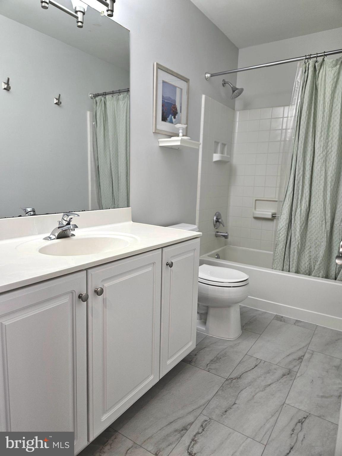 WINDGATE CONDO - Residential