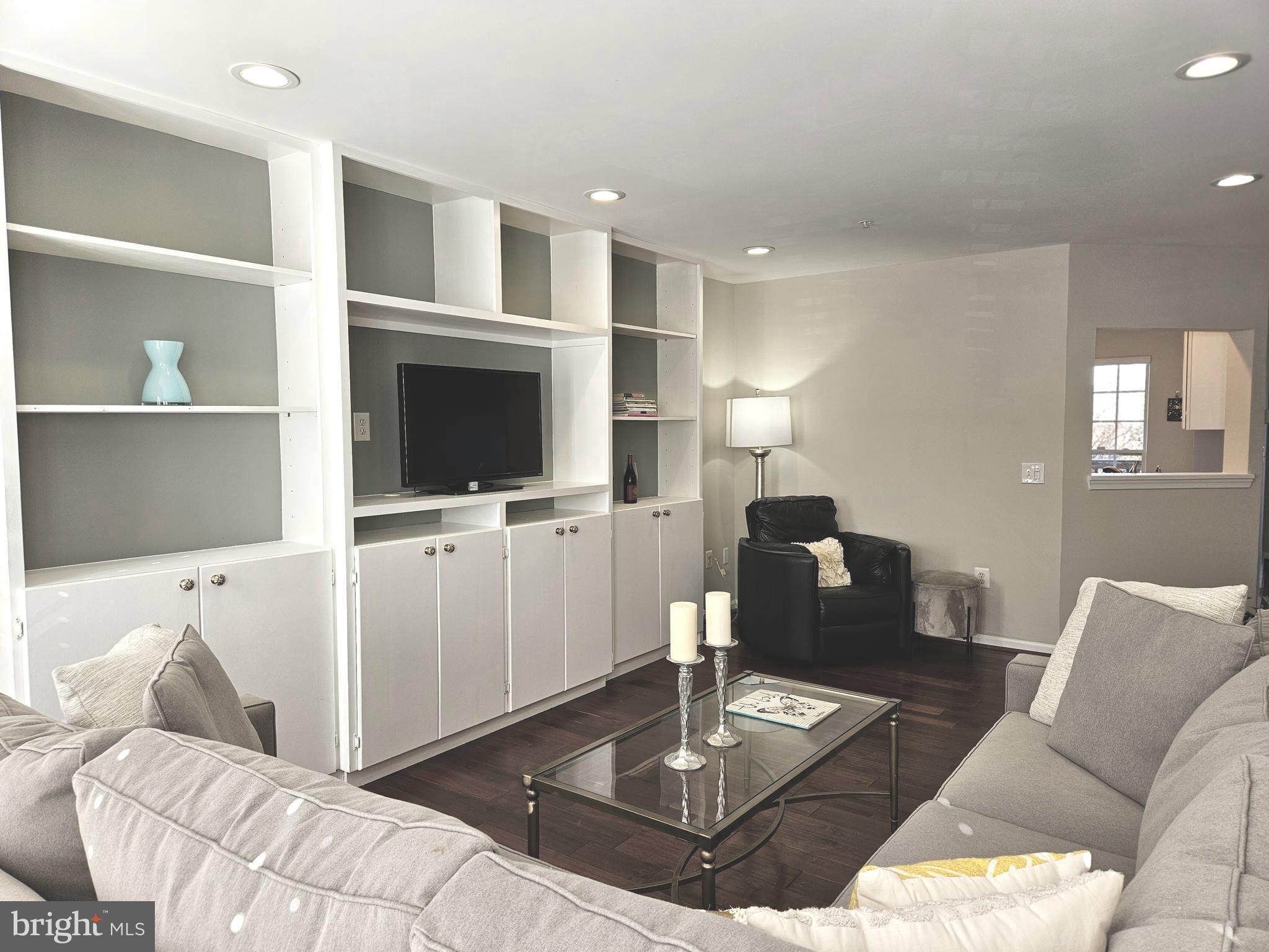 WINDGATE CONDO - Residential