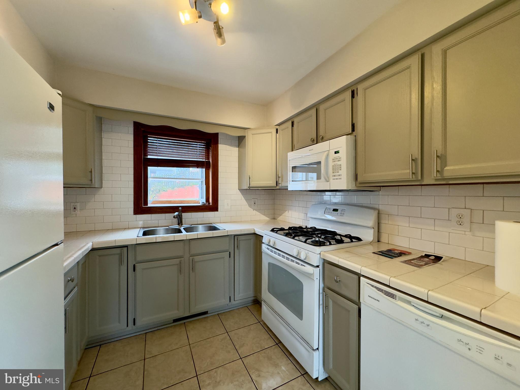 PARKVILLE - Residential Lease