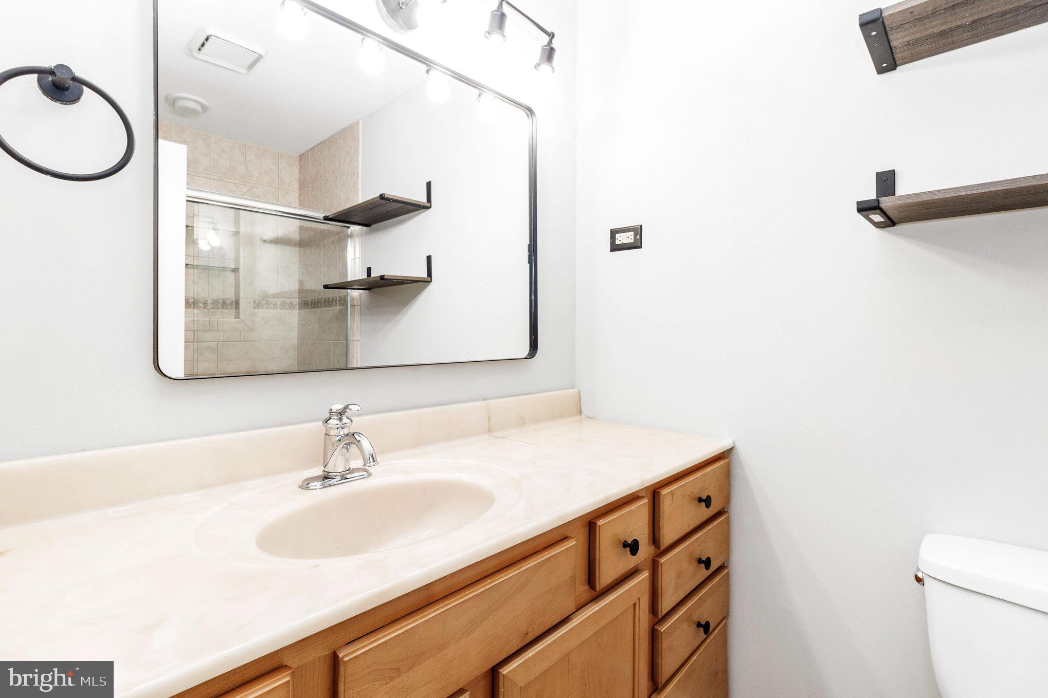 LAKE OF THE WOODS - Residential Lease