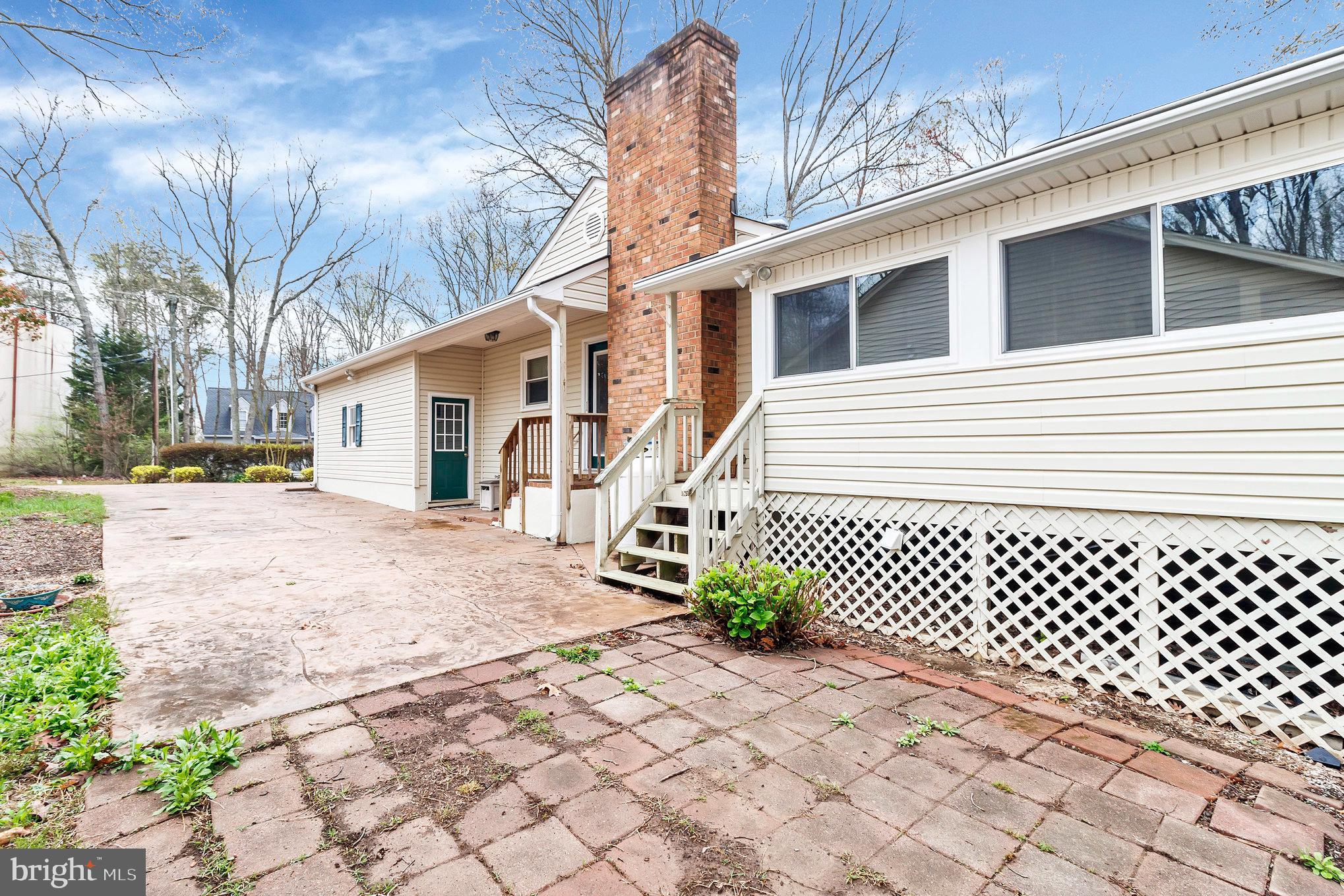 LAKE OF THE WOODS - Residential Lease