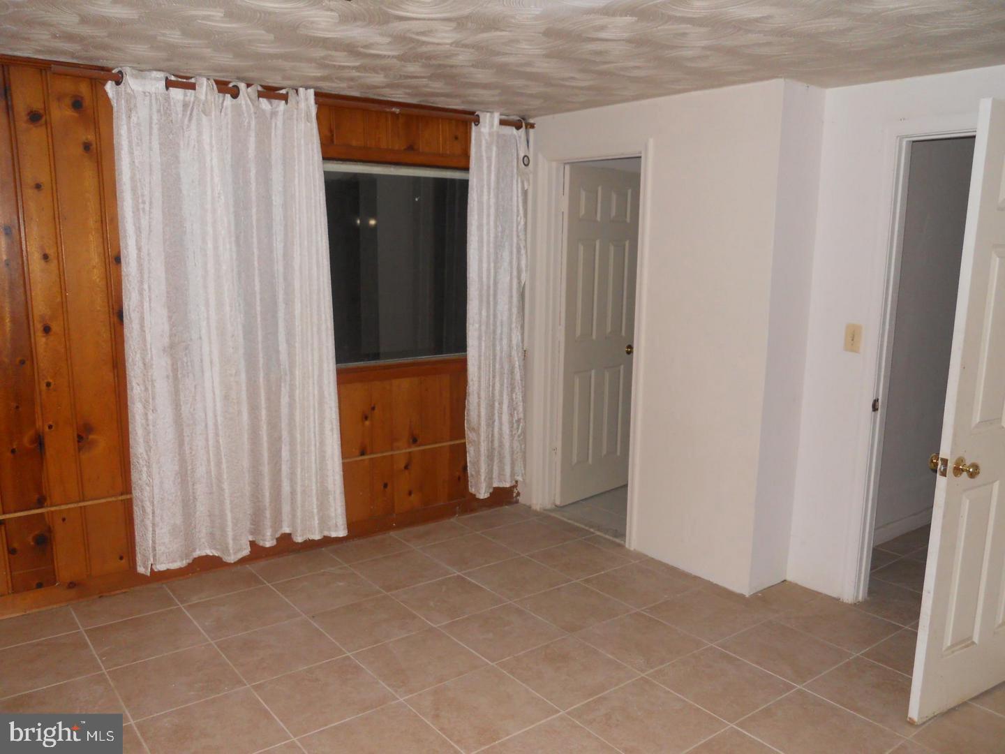 HOMESTEAD ESTATES - Residential Lease