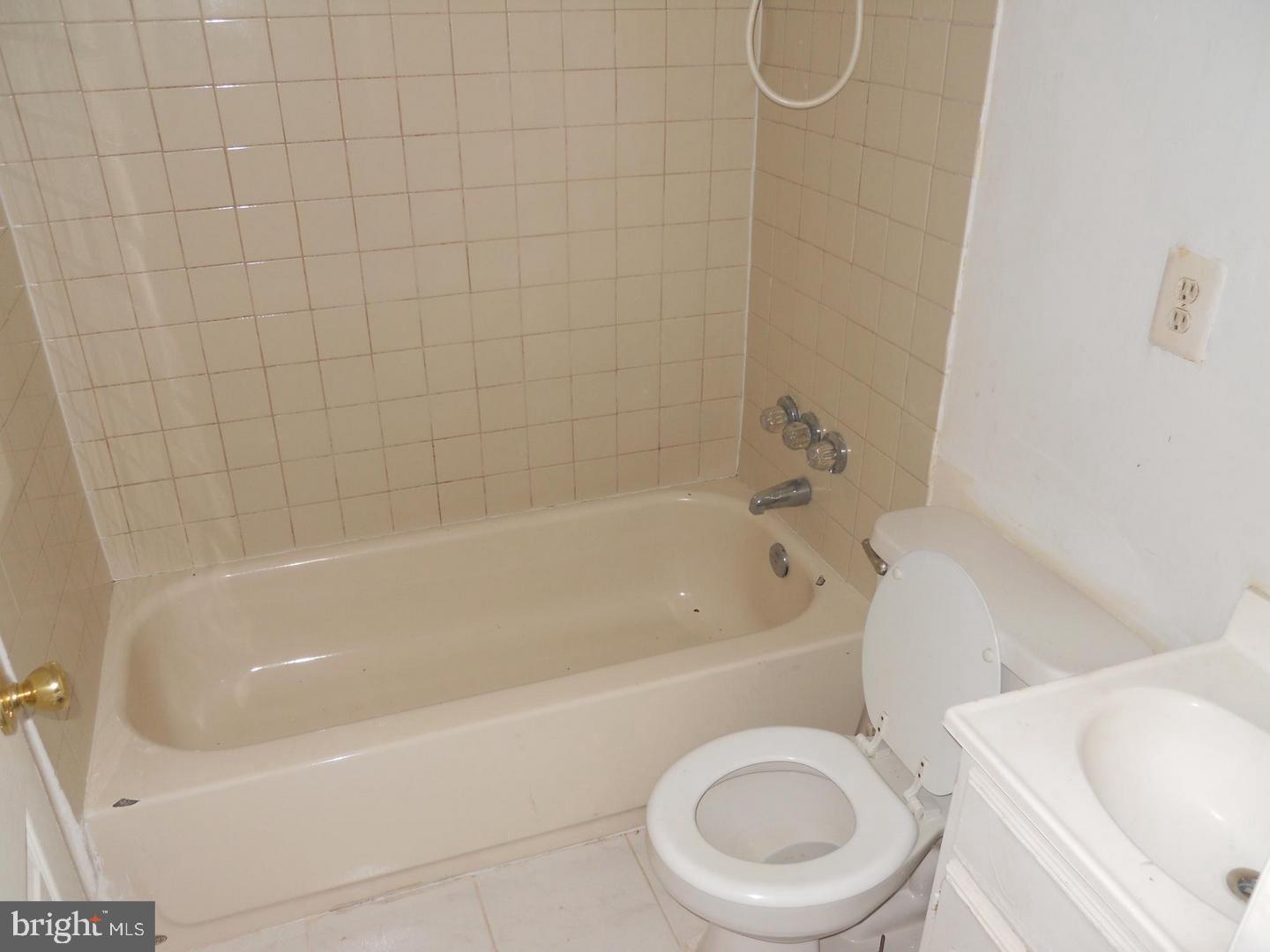 HOMESTEAD ESTATES - Residential Lease