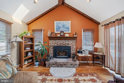 4 SANTINA COURT LAWRENCEVILLE NJ 08648