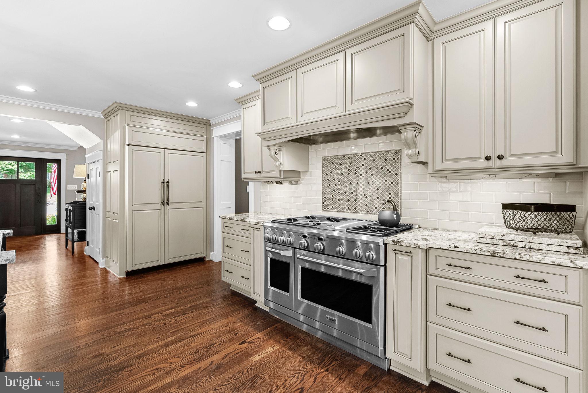 WESTHAMPTON - Residential