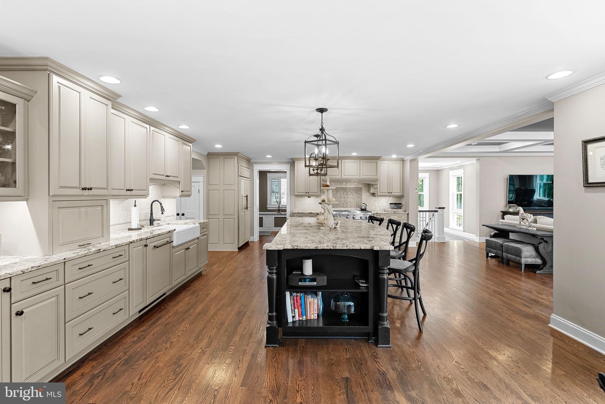 WESTHAMPTON - Residential