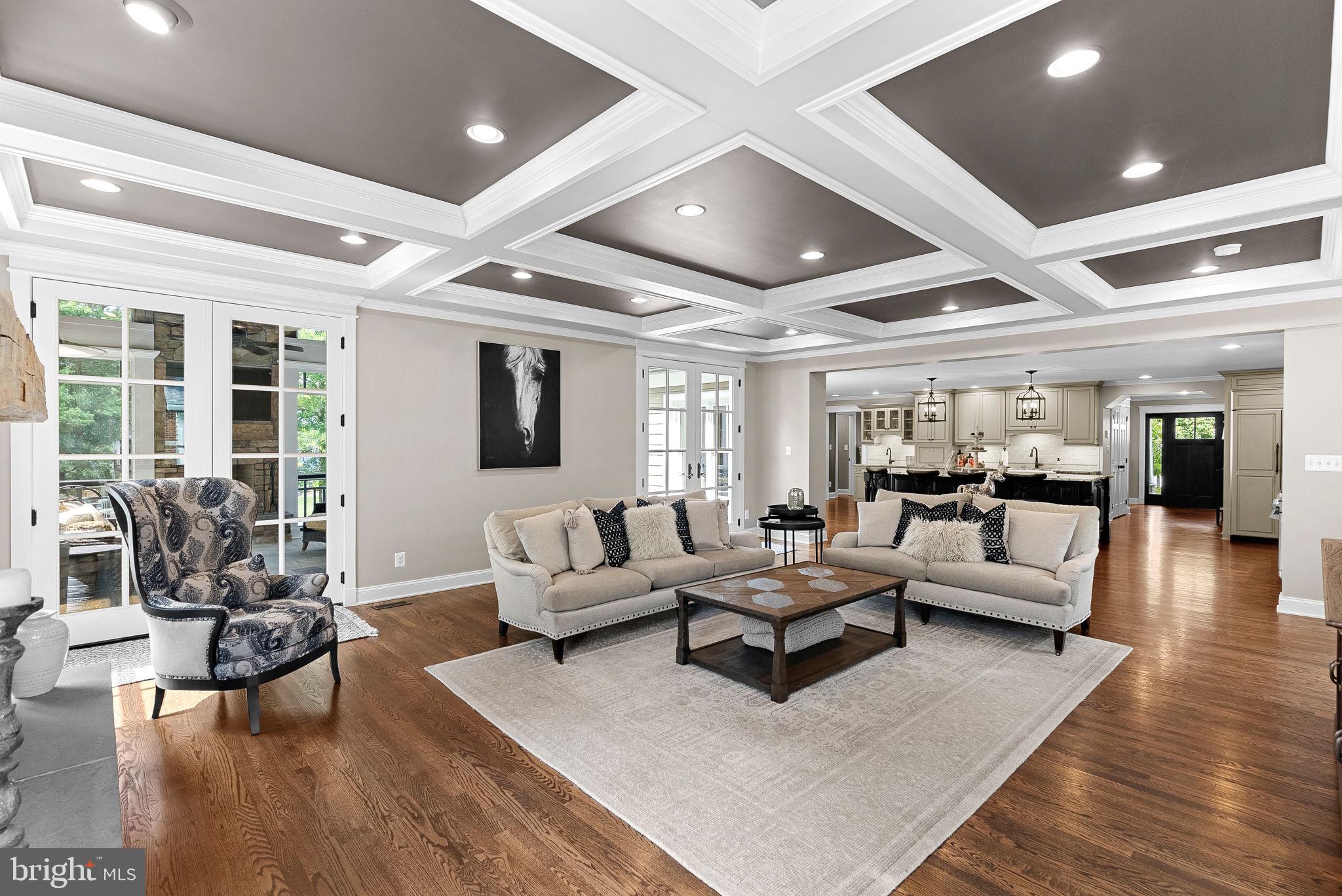 WESTHAMPTON - Residential