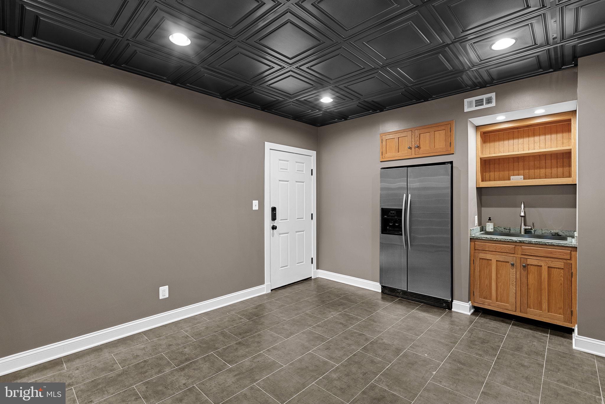 WESTHAMPTON - Residential