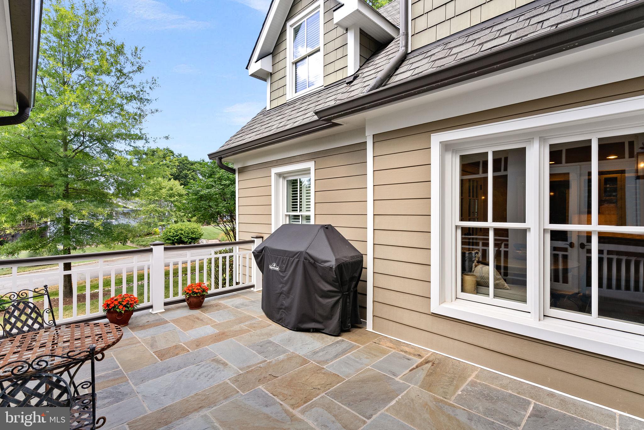 WESTHAMPTON - Residential