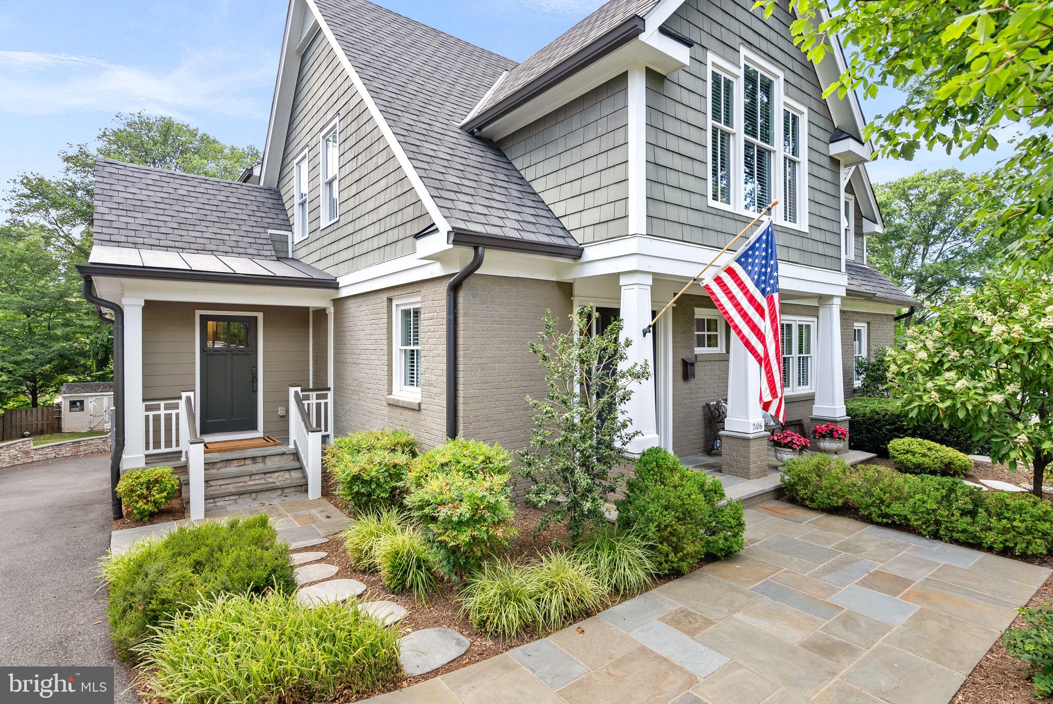 WESTHAMPTON - Residential