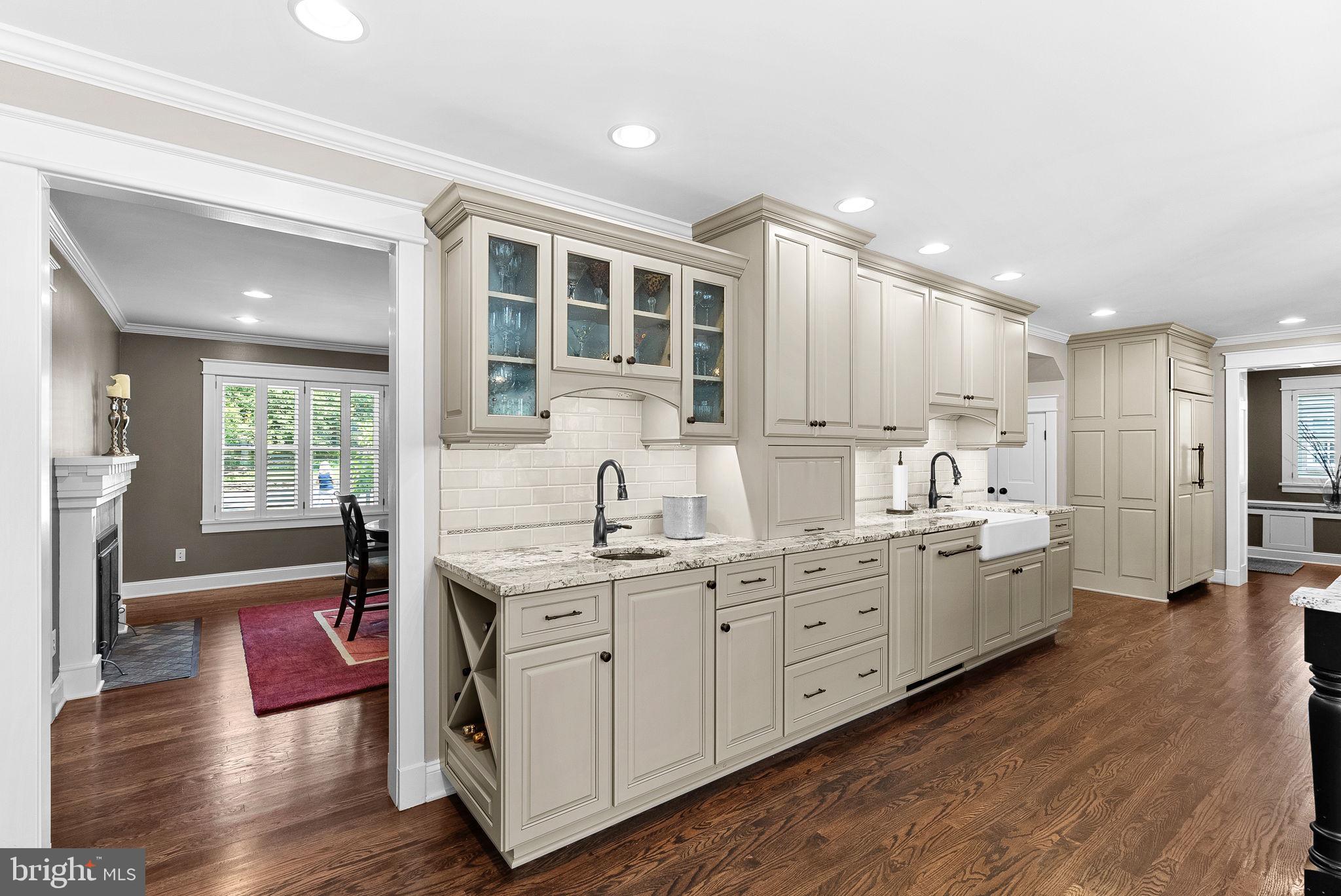 WESTHAMPTON - Residential