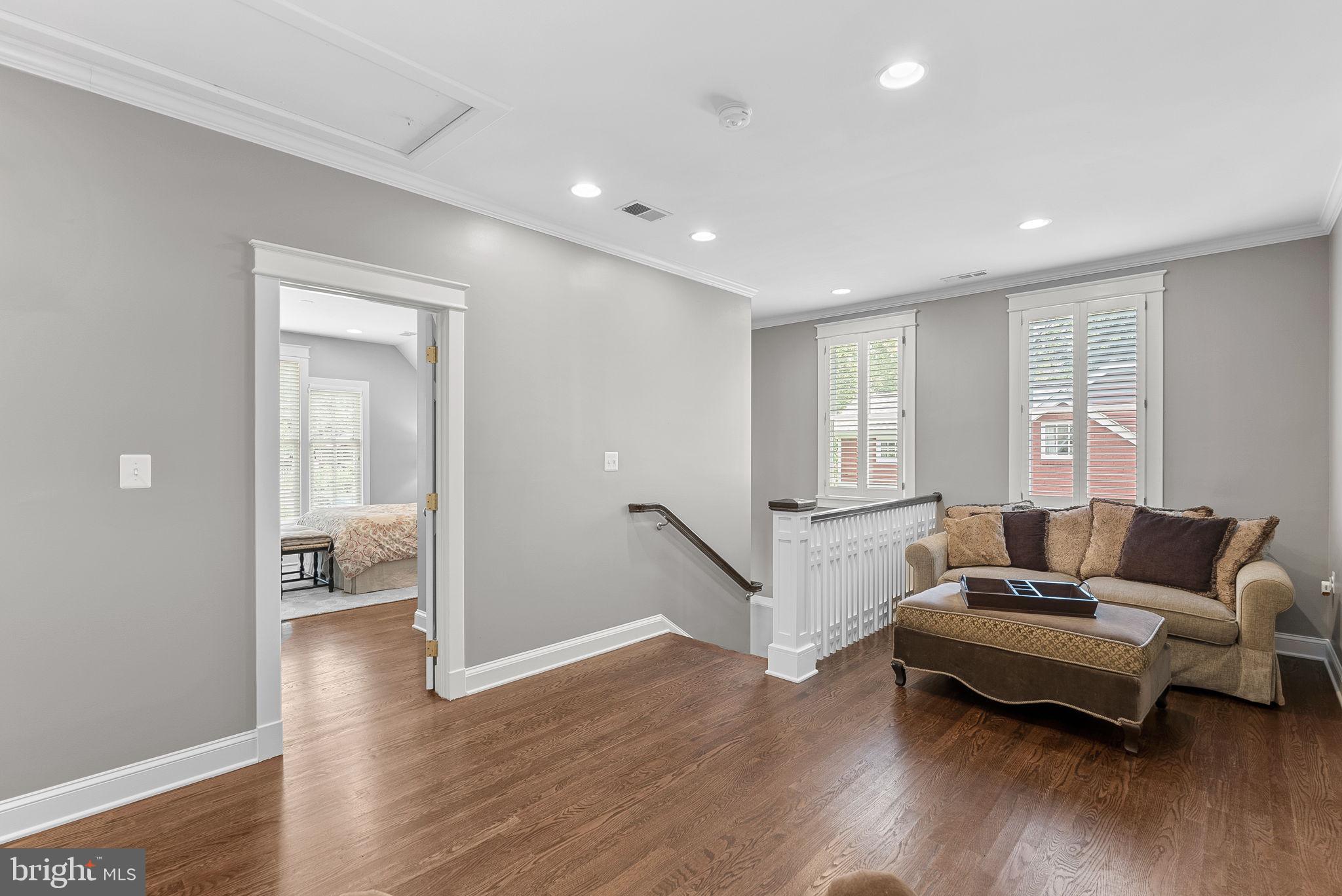 WESTHAMPTON - Residential