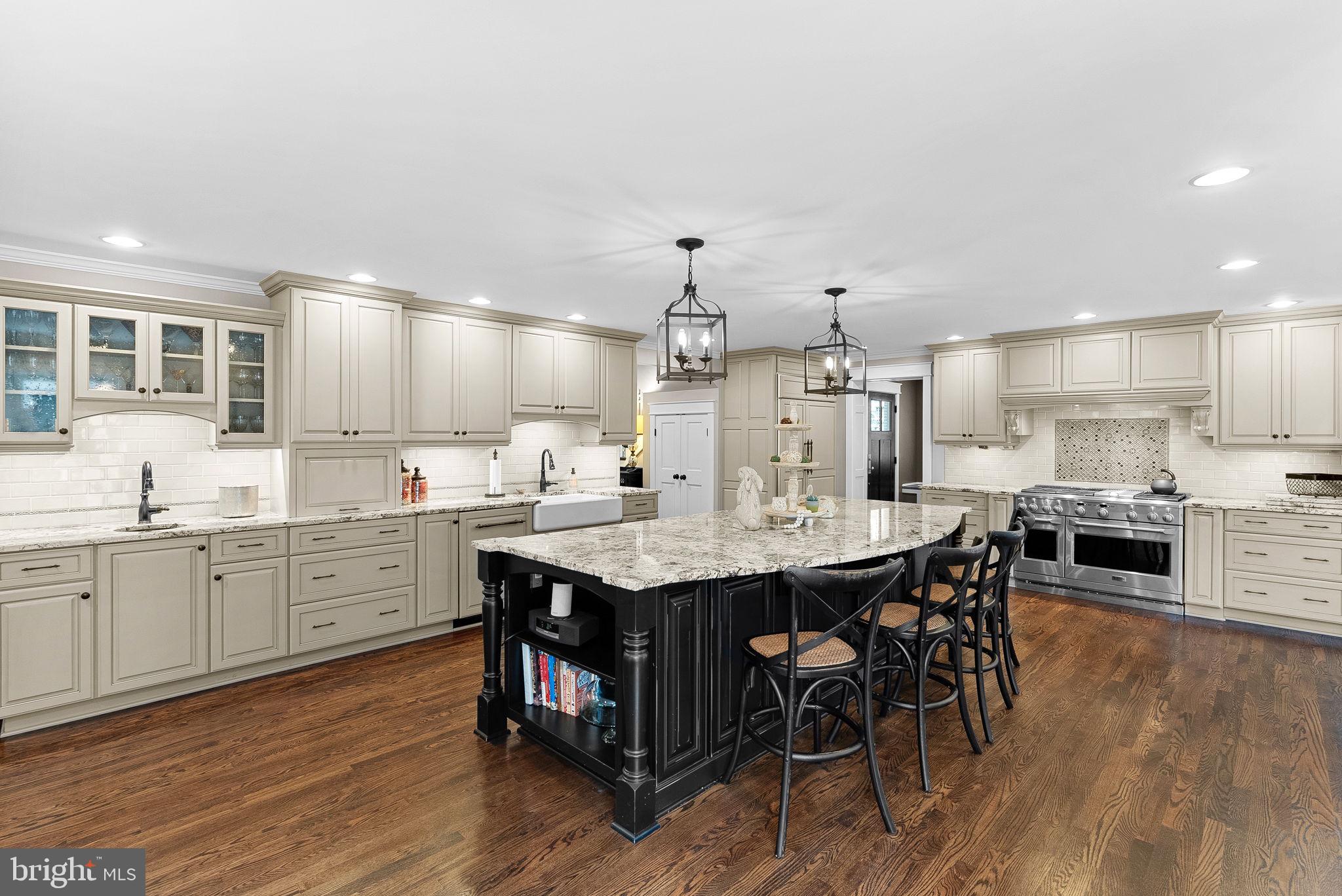 WESTHAMPTON - Residential