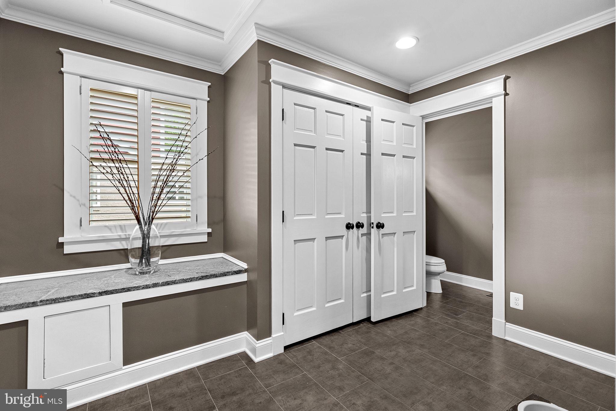 WESTHAMPTON - Residential