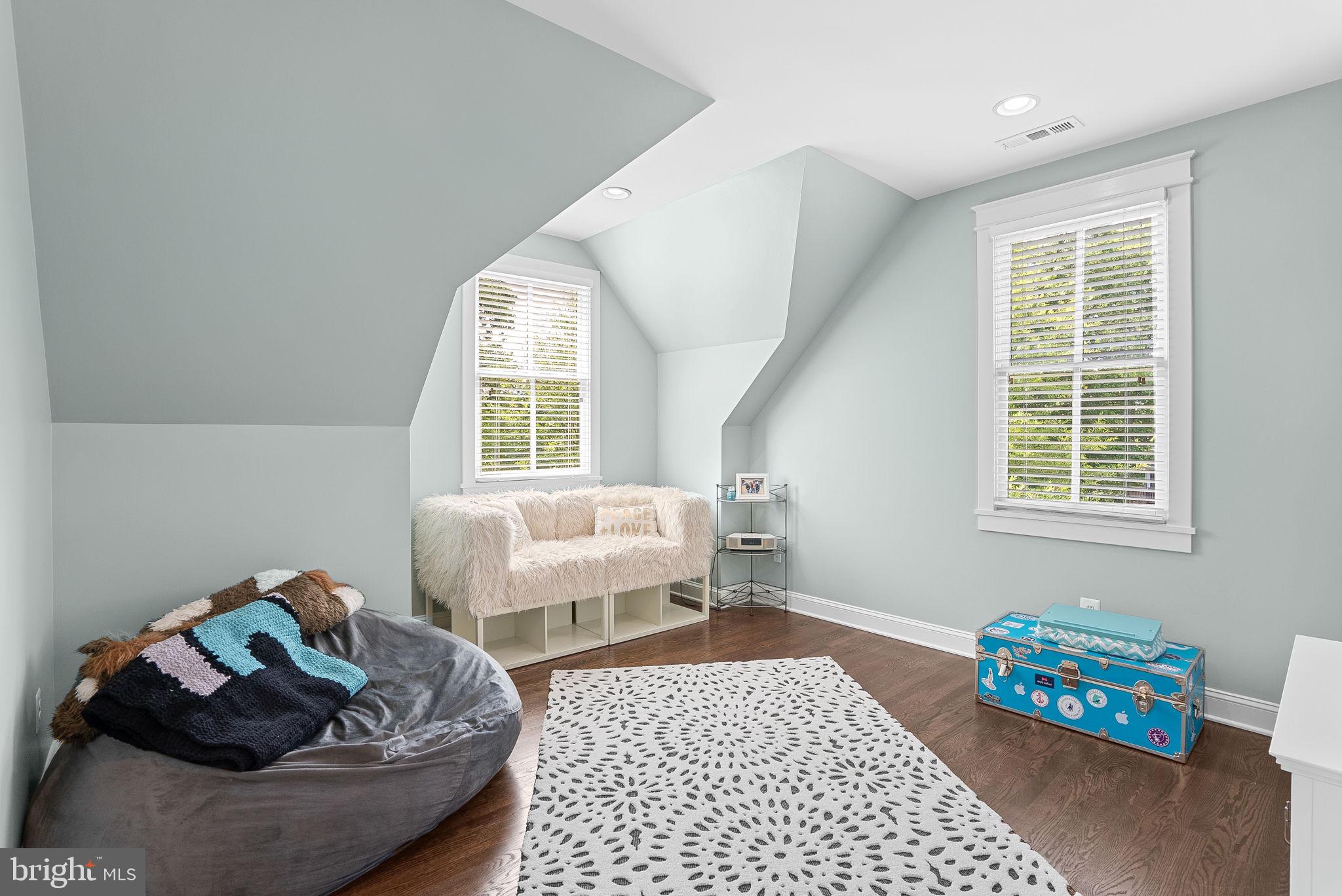 WESTHAMPTON - Residential