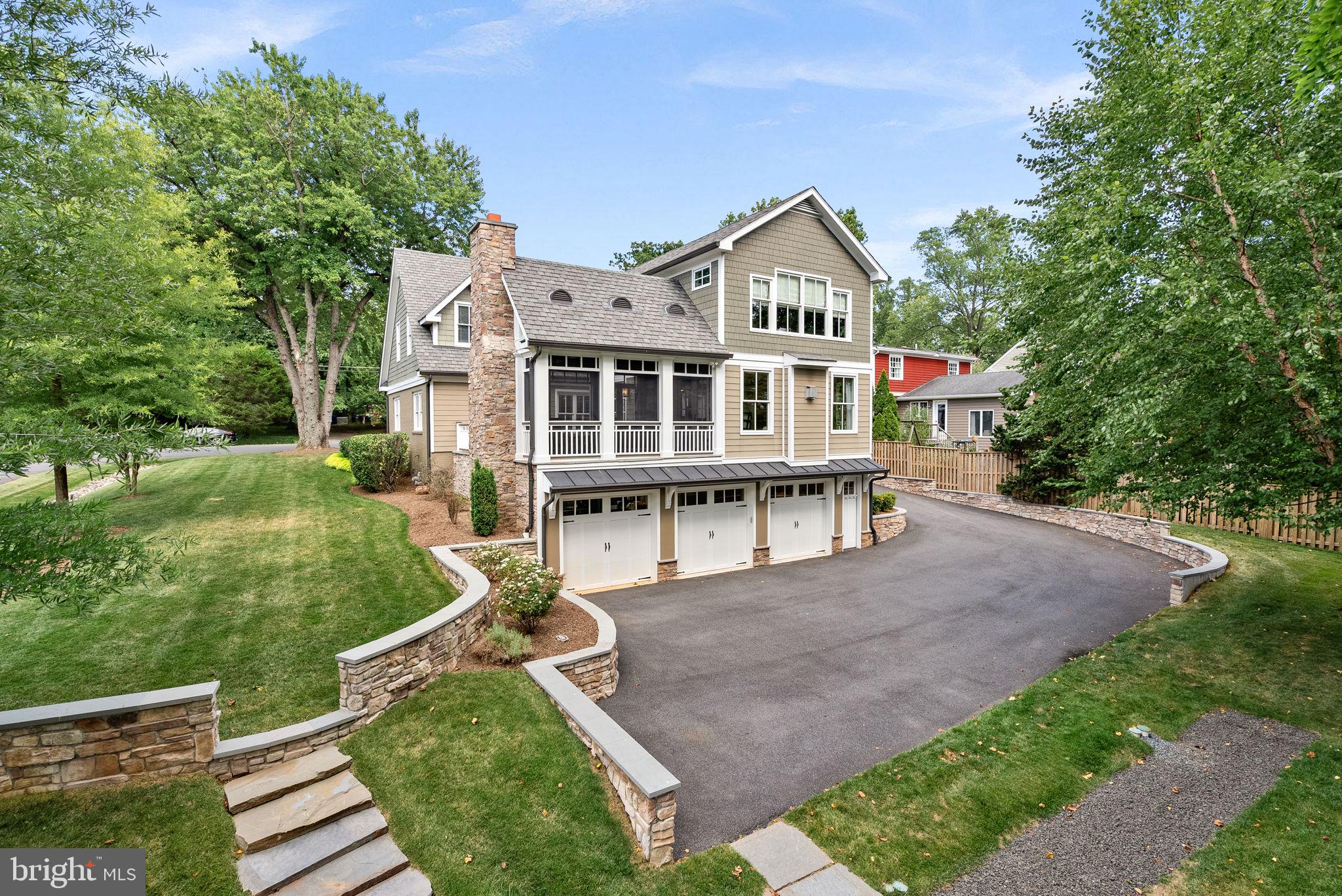 WESTHAMPTON - Residential