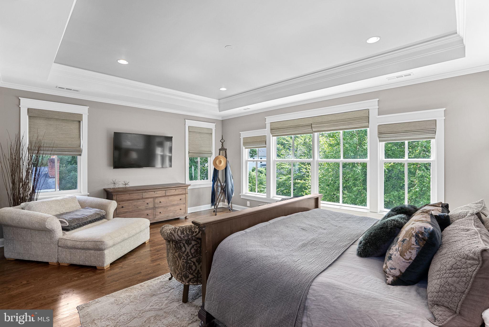 WESTHAMPTON - Residential