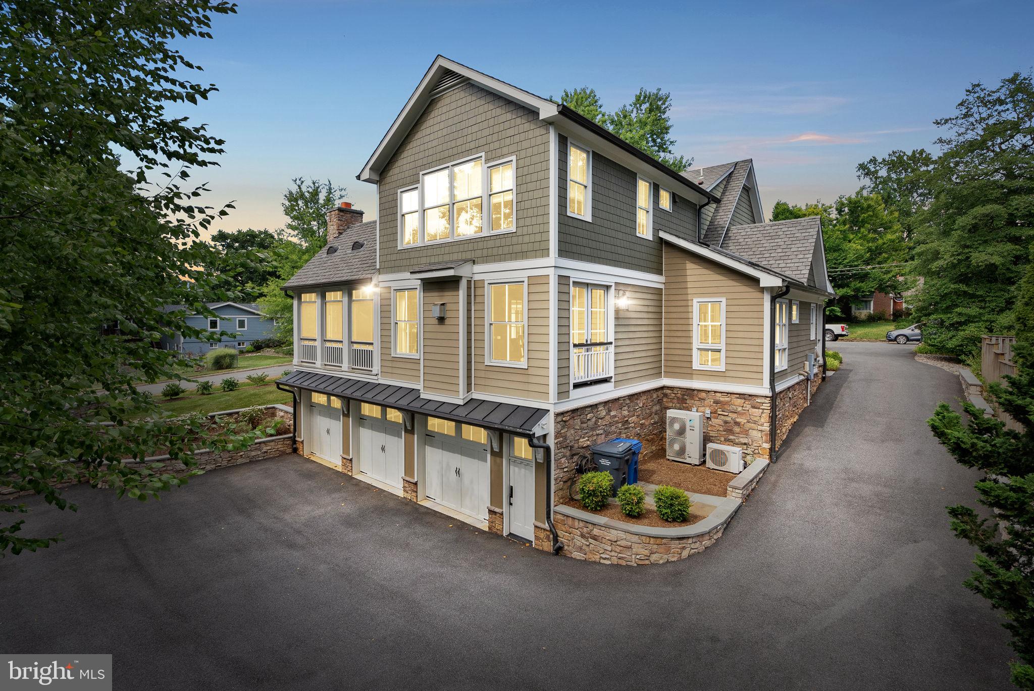 WESTHAMPTON - Residential