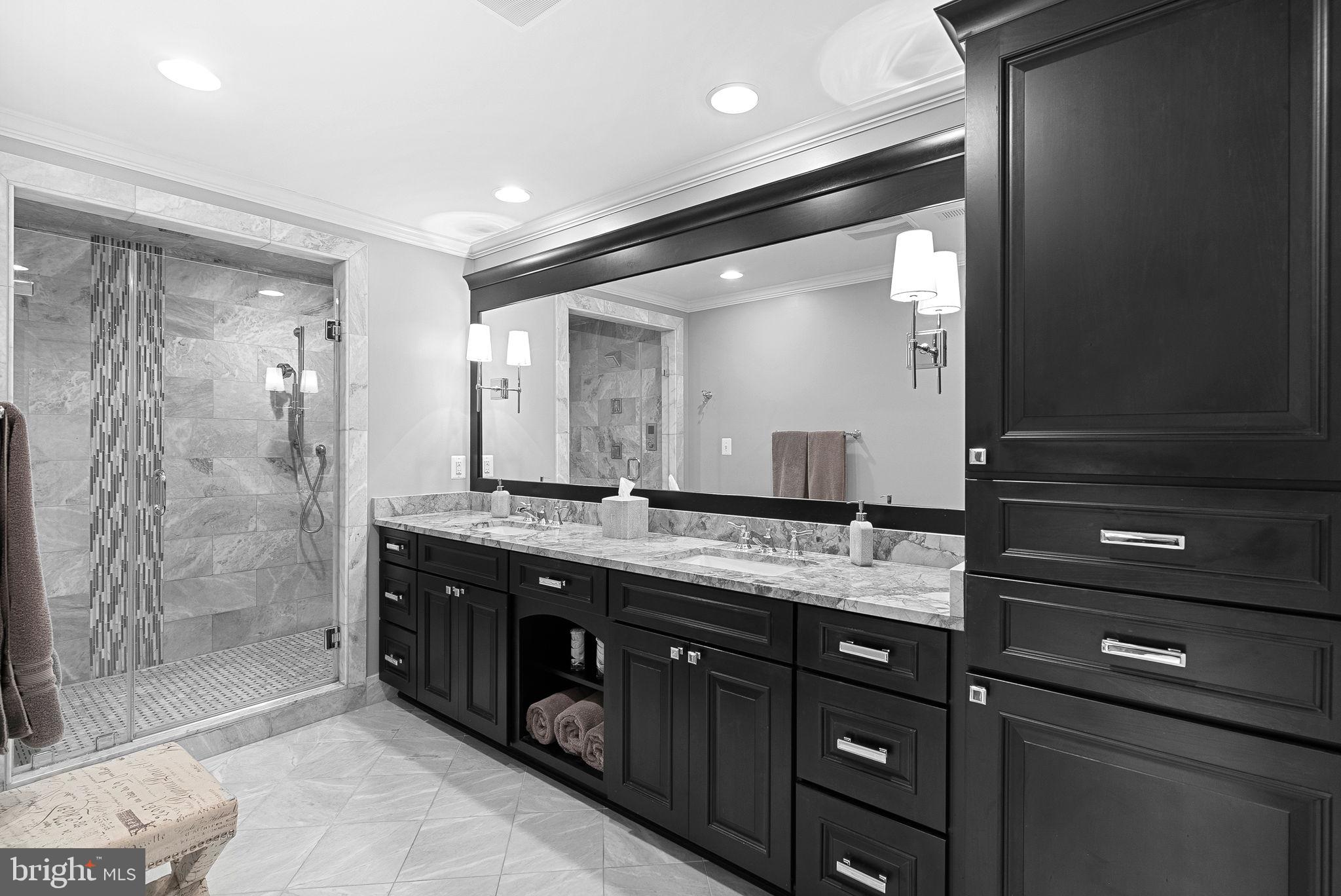 WESTHAMPTON - Residential