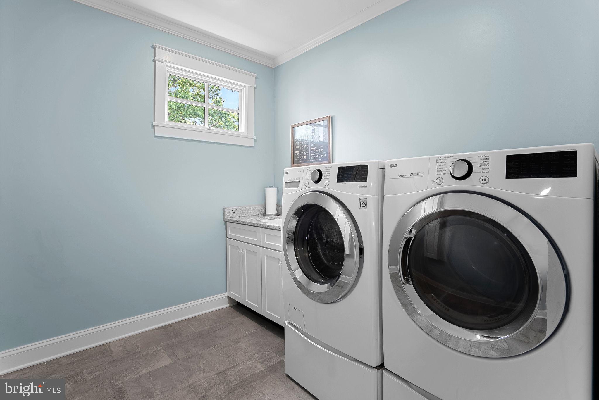 WESTHAMPTON - Residential