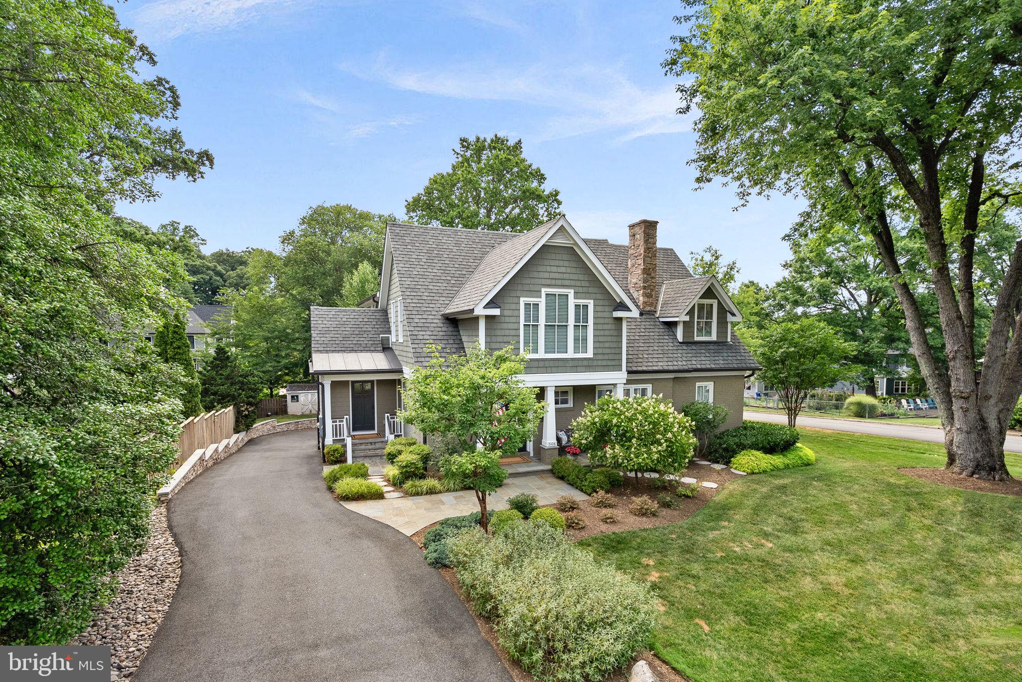 WESTHAMPTON - Residential