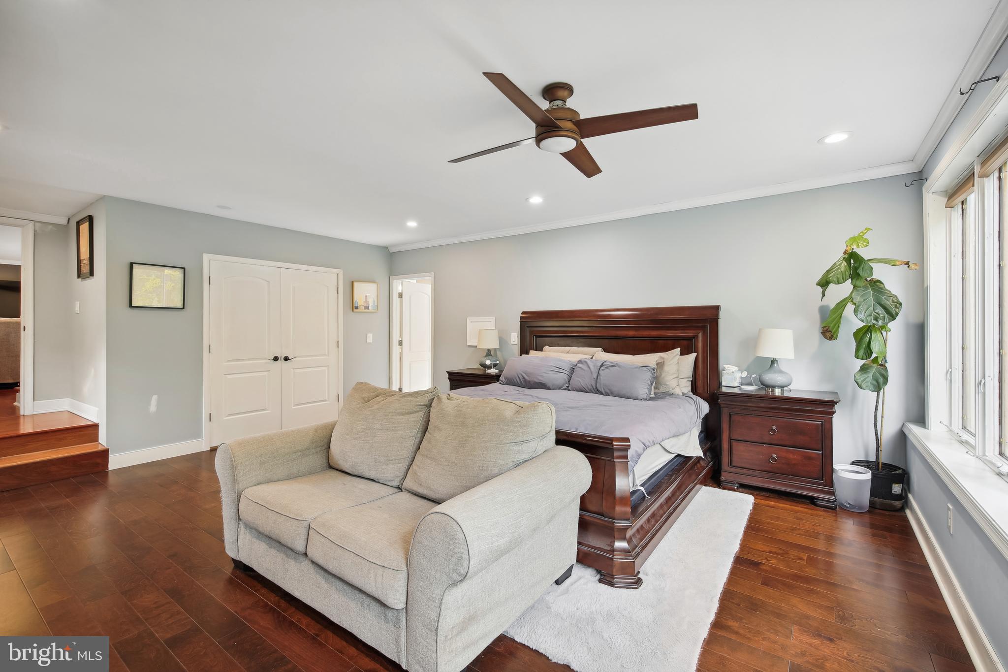 CRESTWOOD - Residential