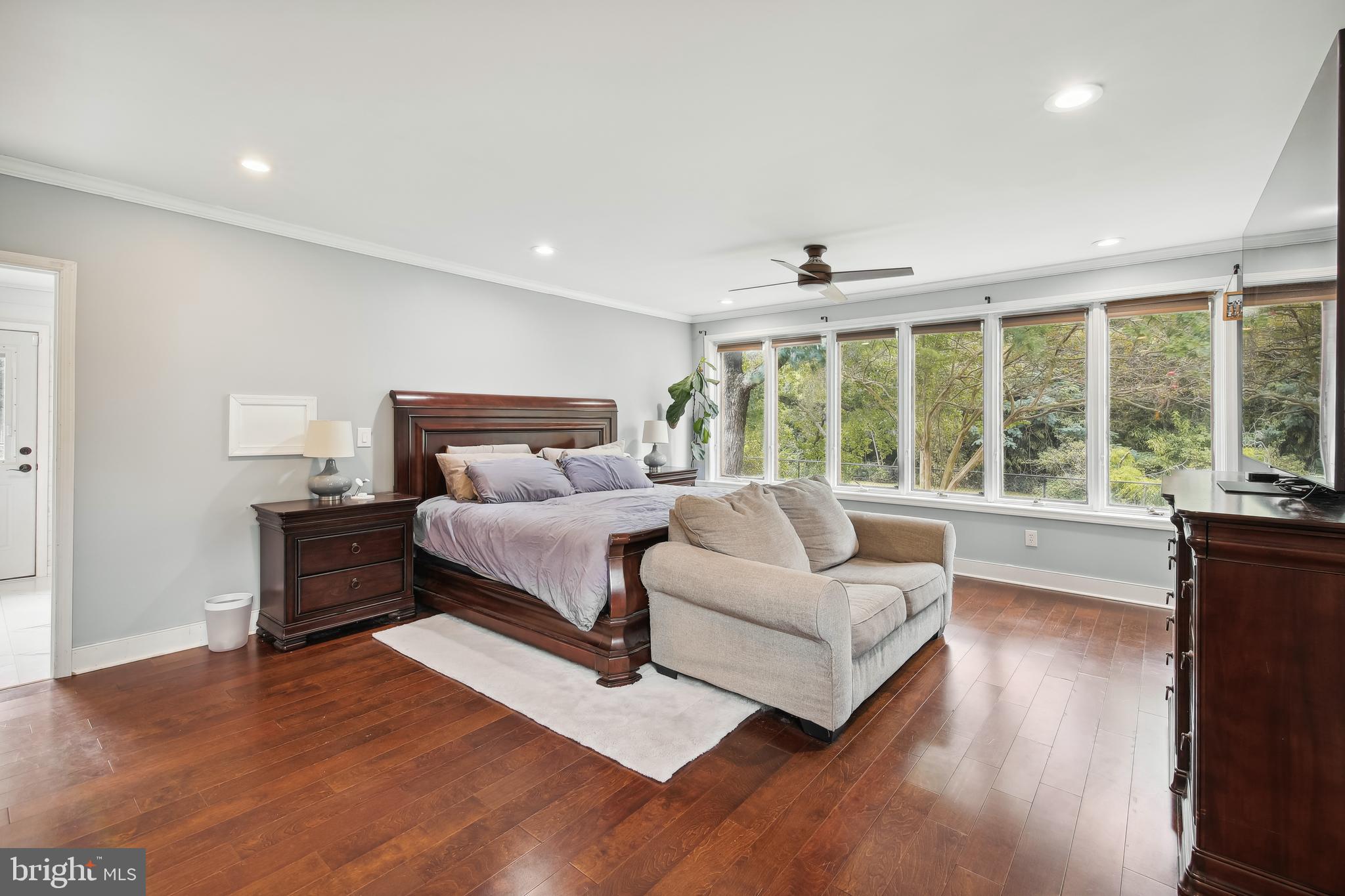 CRESTWOOD - Residential