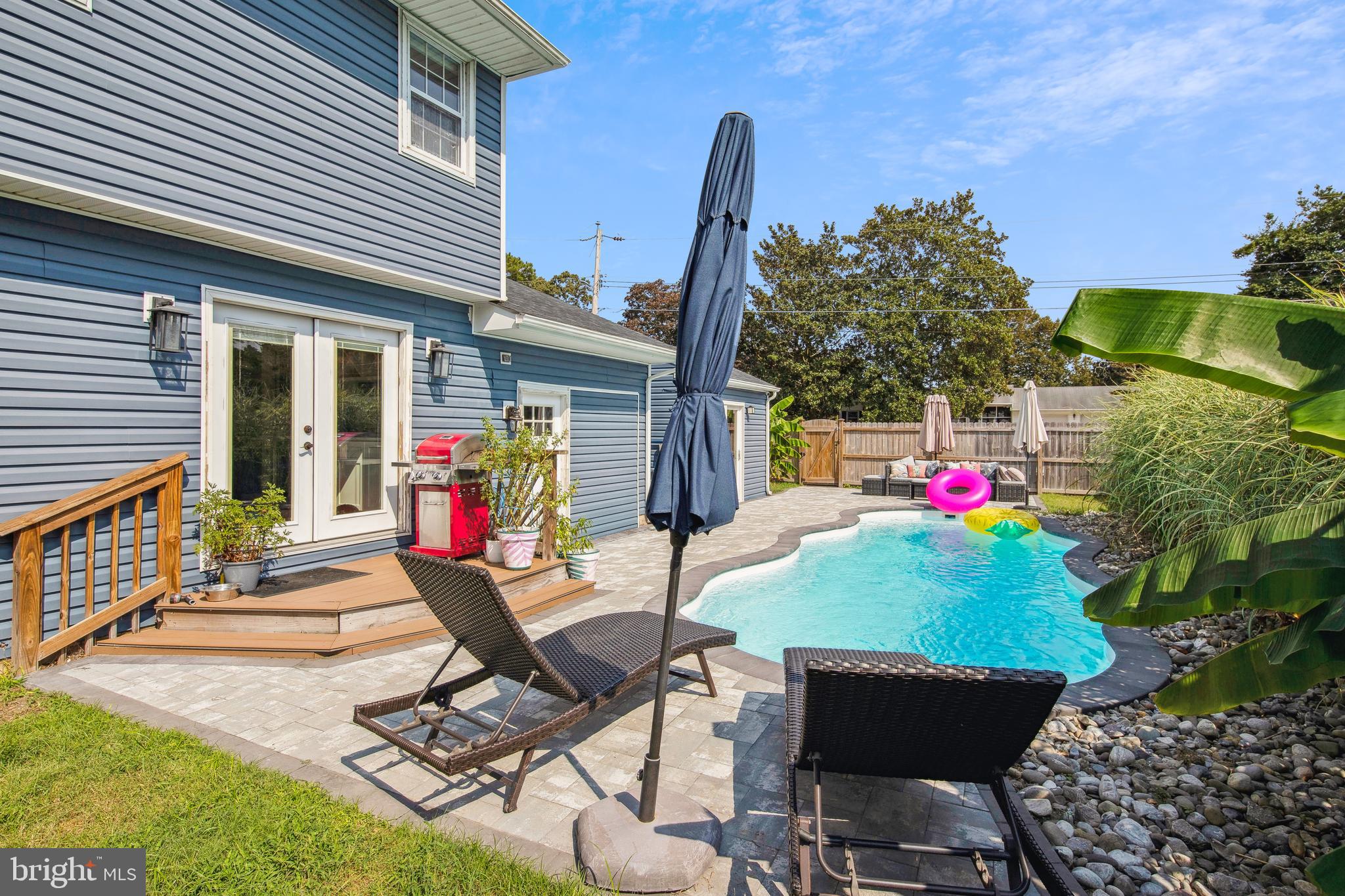 CRESTWOOD - Residential