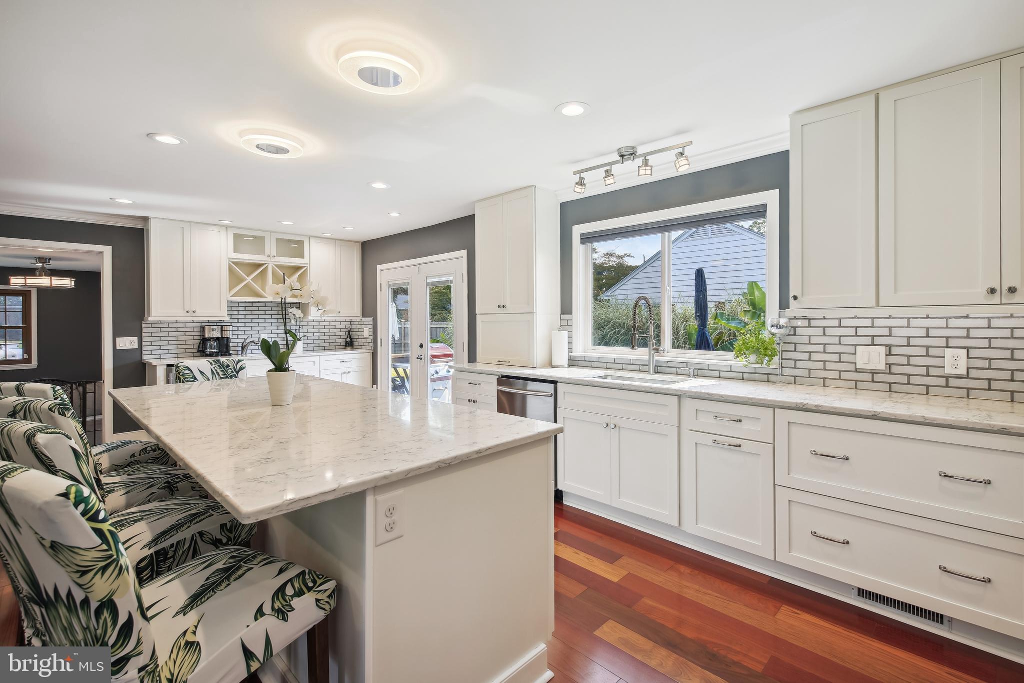 CRESTWOOD - Residential