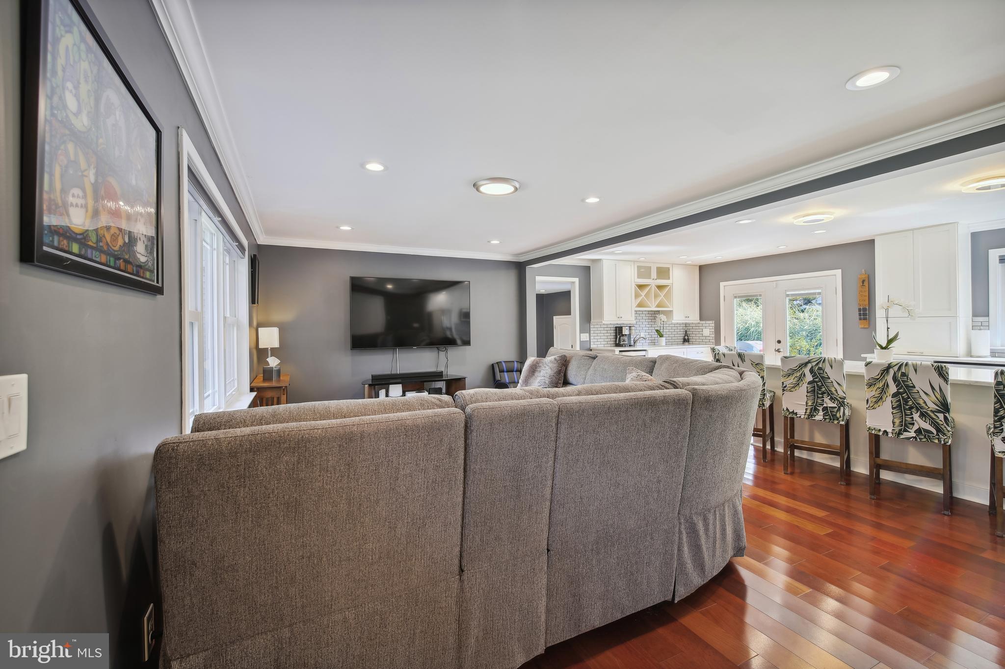 CRESTWOOD - Residential