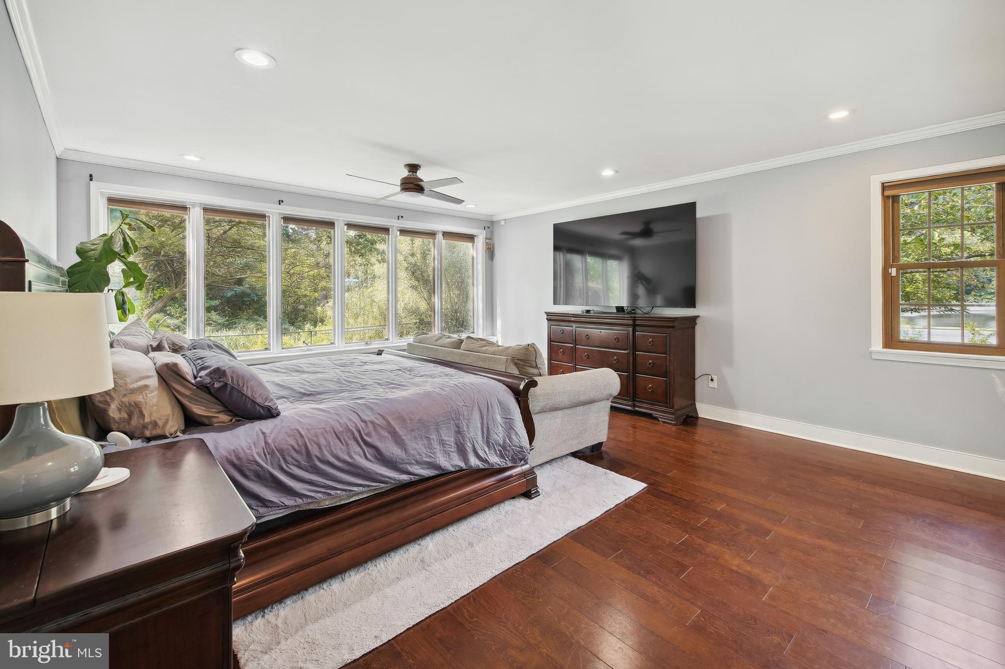 CRESTWOOD - Residential